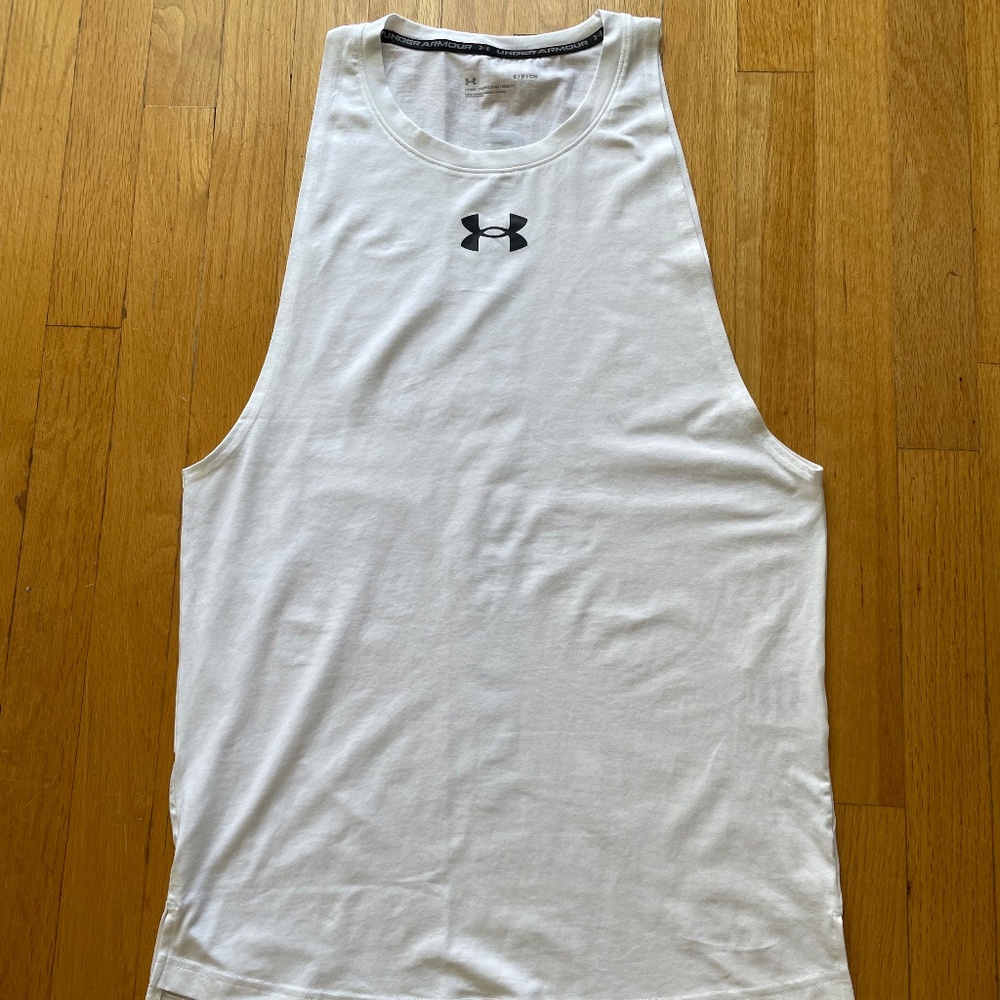 UNDER ARMOUR WHIE TANK TOP, NEVER WORN SIZE S/P/CH